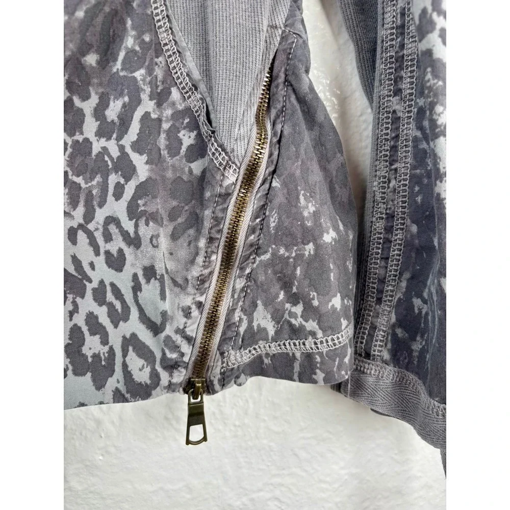 XCVI Leopard Print Mixed Media Jacket Large Gray Full Zip Athleisure Yoga Animal
